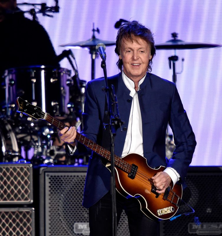 INDIO, CA - OCTOBER 15: Musician Paul McCartney performs during Desert Trip at The Empire Polo Club on October 15, 2016 in Indio, California. (Photo by Kevin Mazur/Getty Images for Desert Trip)