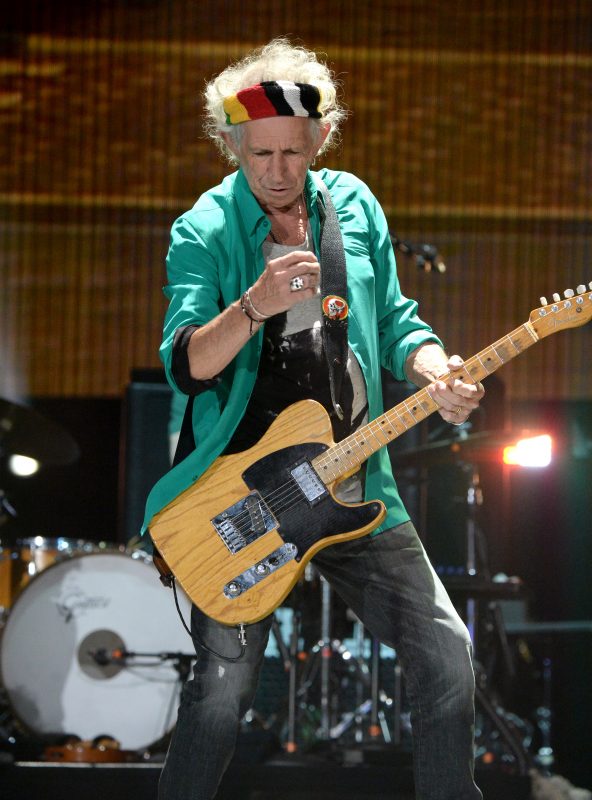 INDIO, CA - OCTOBER 07: Musician Keith Richards of The Rolling Stones performs onstage during Desert Trip at The Empire Polo Club on October 7, 2016 in Indio, California. (Photo by Kevin Mazur/Getty Images for Desert Trip)