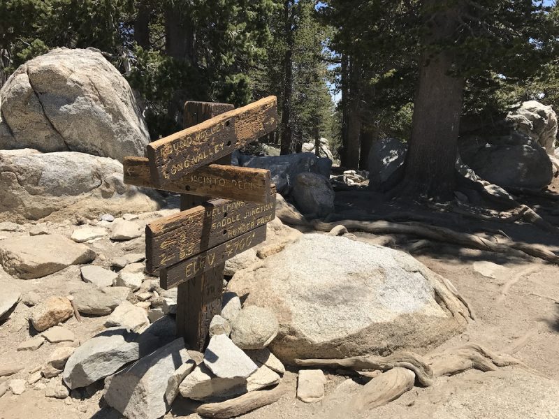 A sign to guide you onto the right trail at the top of the Palm Springs Aerial Tramway