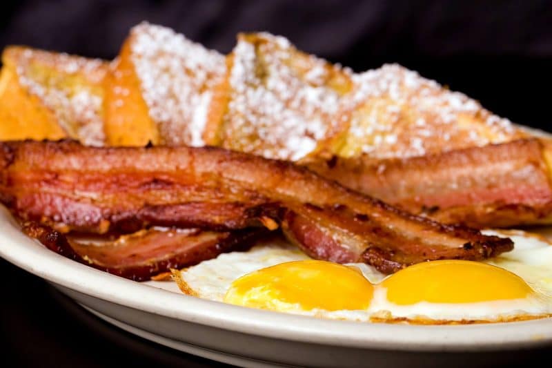 Bacon, eggs, and French Toast served at Sunshine Cafe in Cathedral City, California 