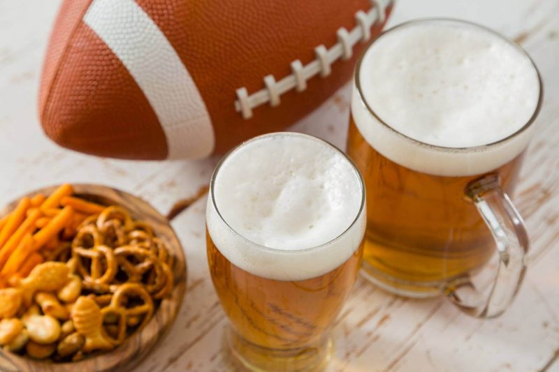 17 Best Places to Watch Football in The Palm Springs Area