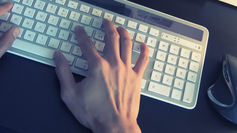 Teen Cuts Off His Own Hand to Cure Internet Addiction