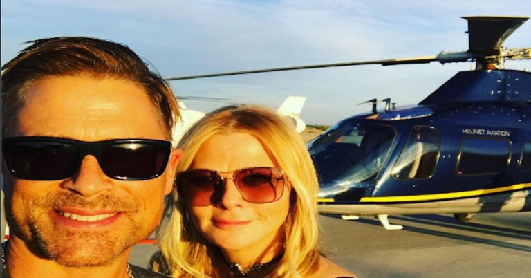 Rob Lowe took a helicopter to Desert Trip