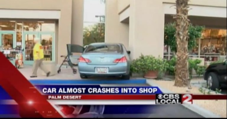 Elderly driver just misses crashing into Palm Desert store