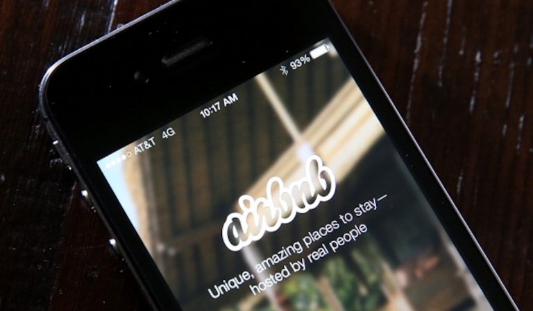 Palm Springs passes rules in attempt to save city from becoming nothing but Airbnb rentals