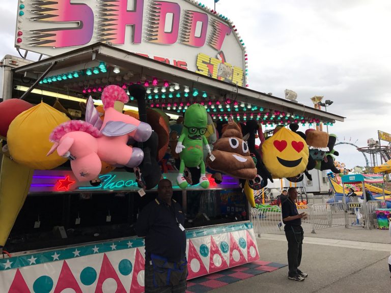 21 giant things you can win at the Date Fest that you never knew you wanted