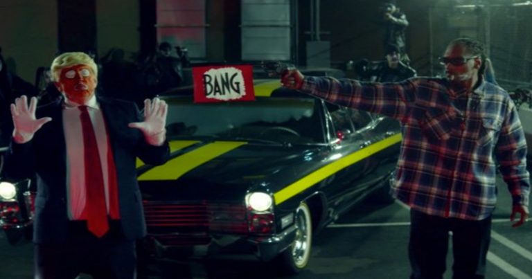 Donald Trump is now tweeting about Snoop Dogg