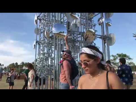 [WATCH] When your girlfriend wants a picture at Coachella