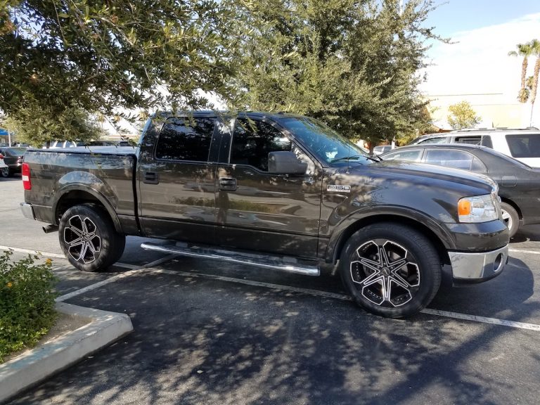 Parking superstar takes up 4 spots with 1 truck in Palm Desert