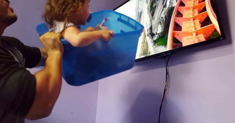 [WATCH] Since Disney trips are expensive, clever dad creates next best thing