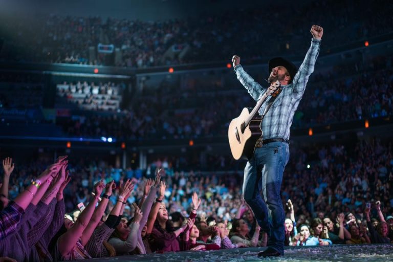 Report: Garth Brooks is playing Stagecoach in 2018