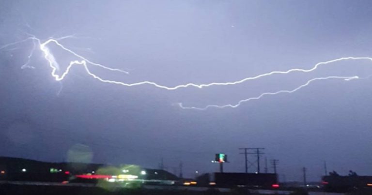 Wild lightning storm knocks out 911 system in Palm Springs