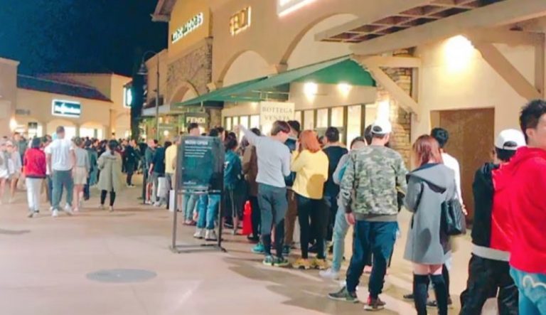 The Cabazon outlets are kinda packed The Cabazon outlets are kinda packed