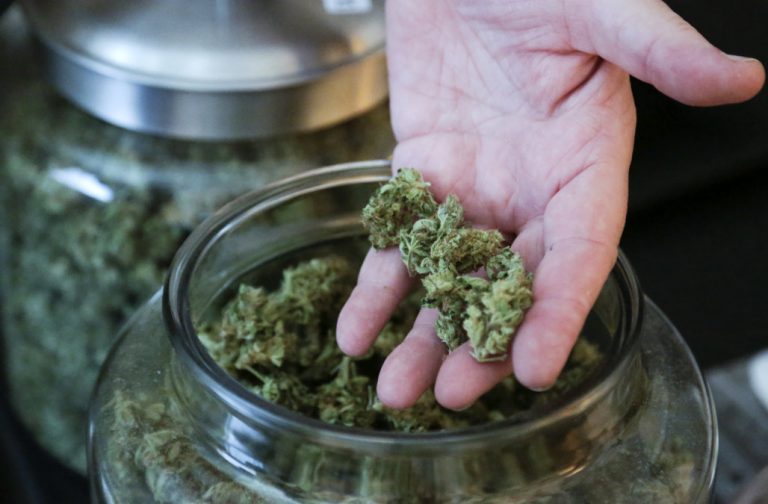 Buying Recreational Marijuana in Greater Palm Springs | 5 Things to Know