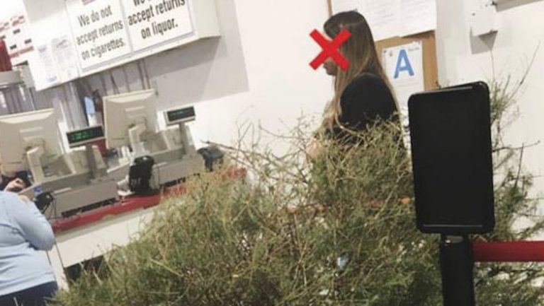 This woman was spotted returning a ‘dead’ Christmas tree to Costco in January