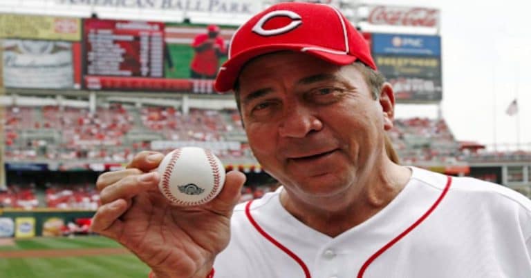 Johnny Bench doesn’t seem to know how Palm Springs Airport parking works