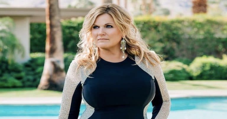 Trisha Yearwood isn’t messing around while in Palm Springs