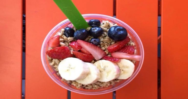 Fresh Juice Bar is giving out free Pitaya Bowls on Wednesday