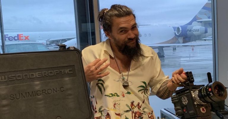 Jason Momoa (and his lucky shirt) had to make an emergency landing in Palm Springs