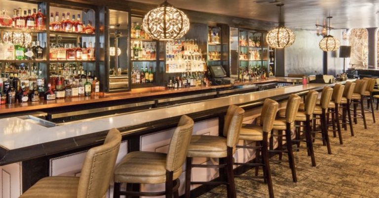 Palm Springs spot named to Esquire’s list of the ‘Best Bars in America’