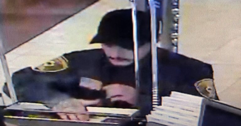 Police seeking public’s help in finding Palm Springs bank robber